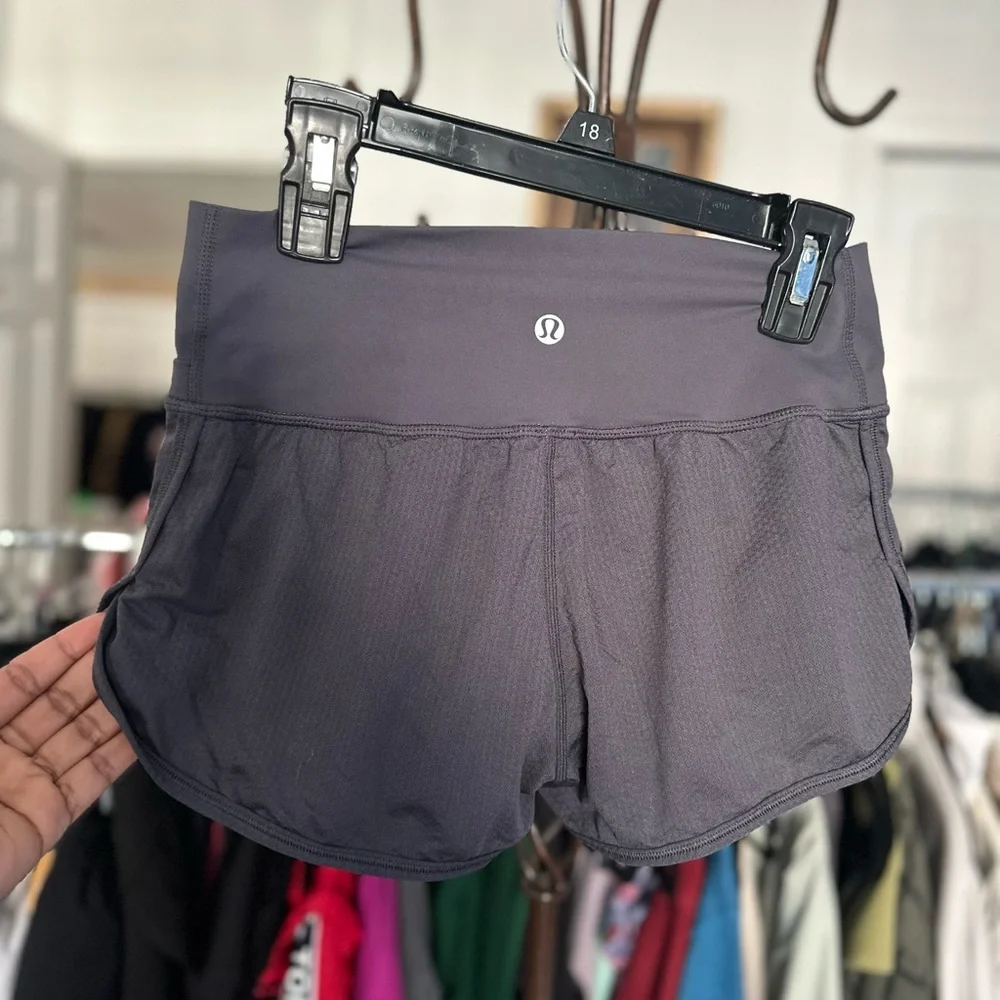 LULULEMON mesh up shorts no size tag SIZE 4